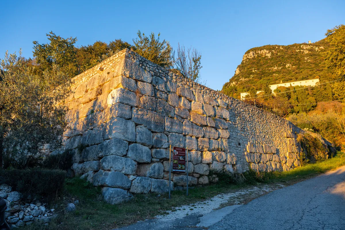 Sostruzione La Pittura